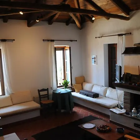 Traditional House In Xiropigado *