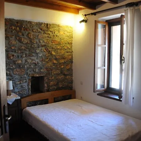 Traditional House In Xiropigado شقة *